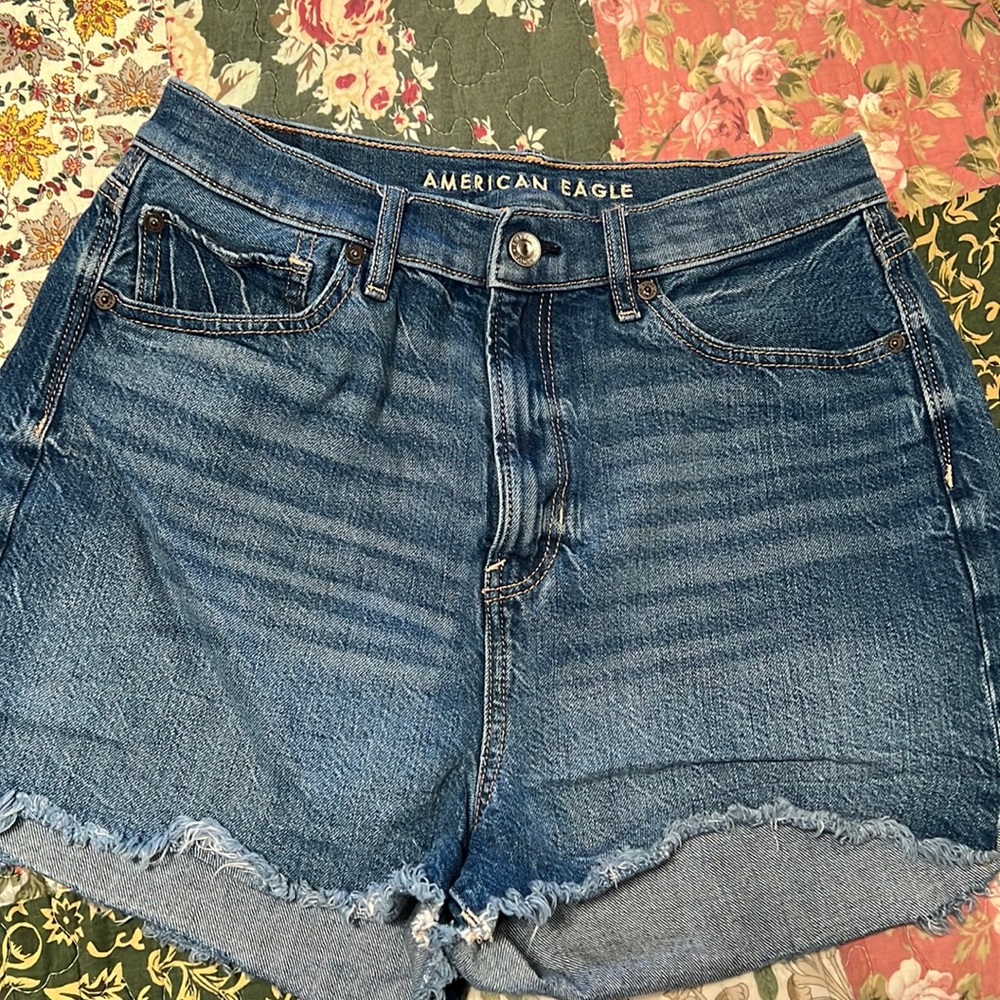 American eagle jean shorts.